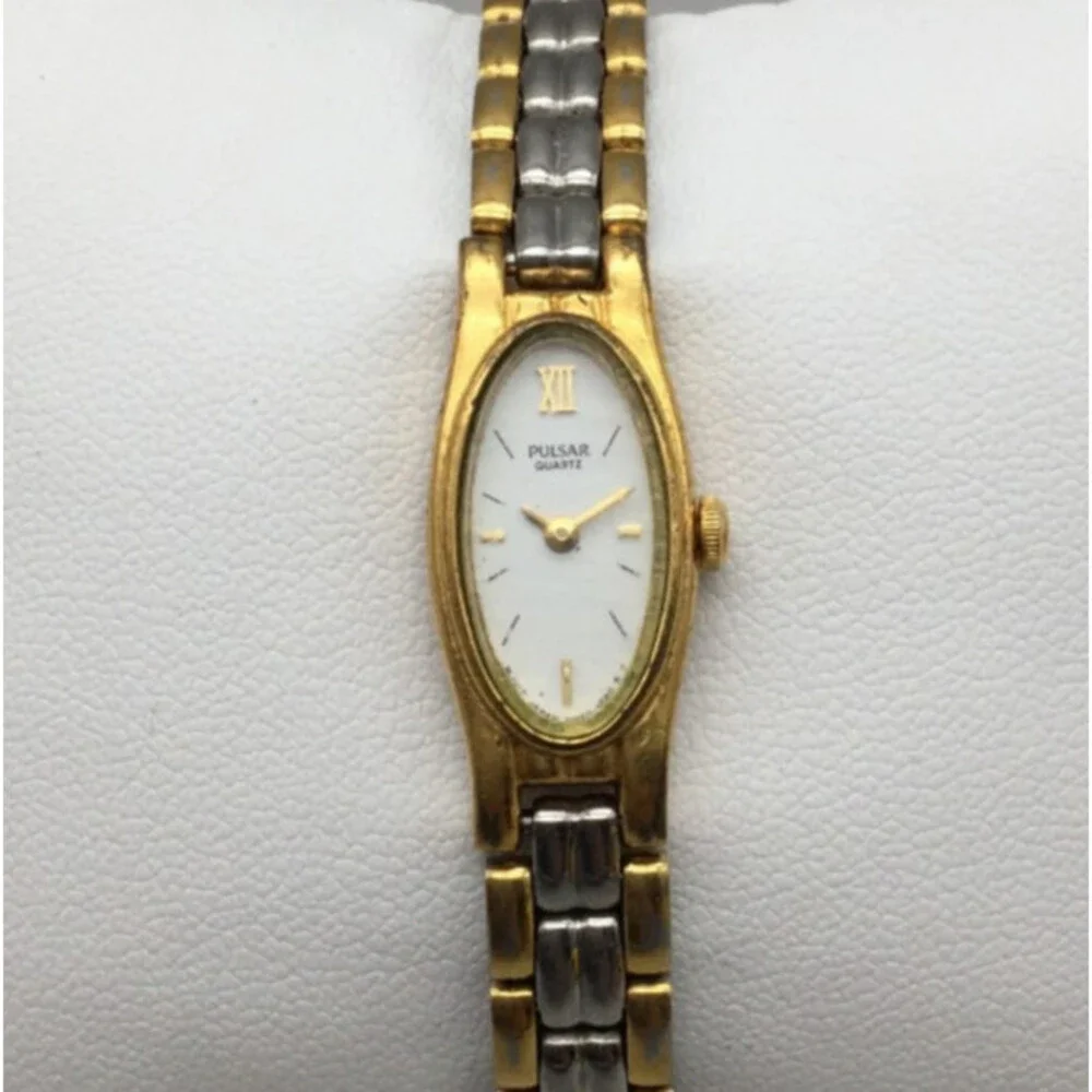 Pulsar Watch Women V220-6190 12mm Silver Gold Tone Oval Dial New Battery 7.25